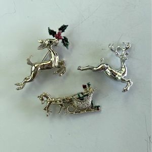 Vtg Holiday Brooches Reindeer Brooch Horse Sleigh Carriage Christmas Jewelry